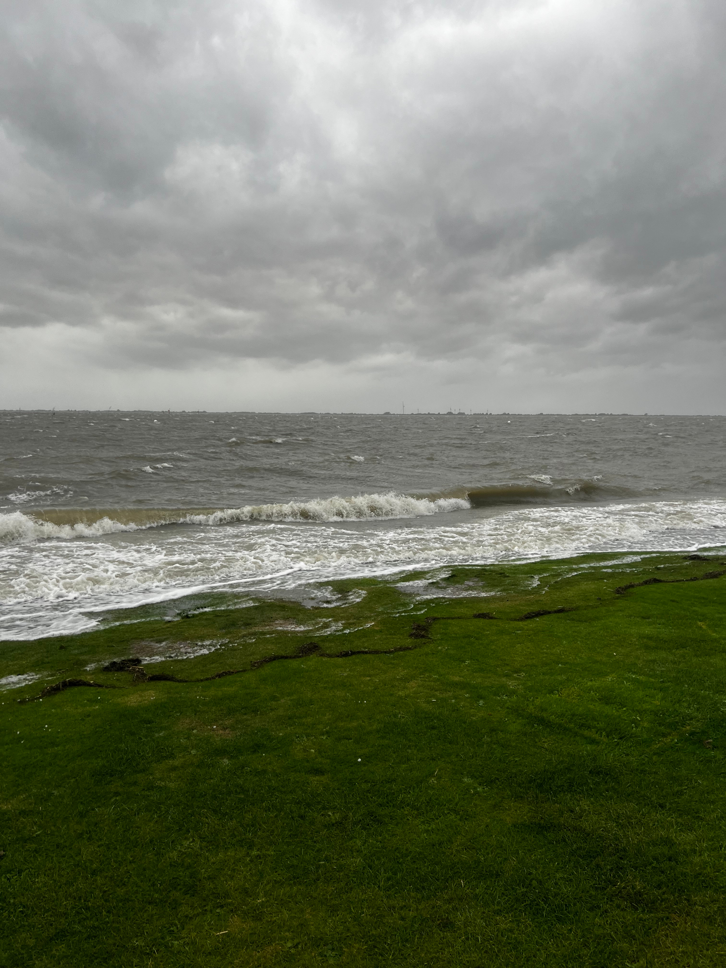 Nordsee und Wellen bei Husum